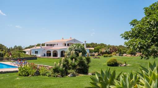 Exclusive rural estate with sea views Exclusive rural estate with sea views